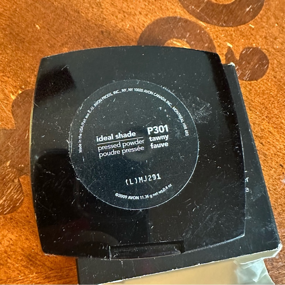 Avon Pressed Powder Tawny - Picture 4 of 6